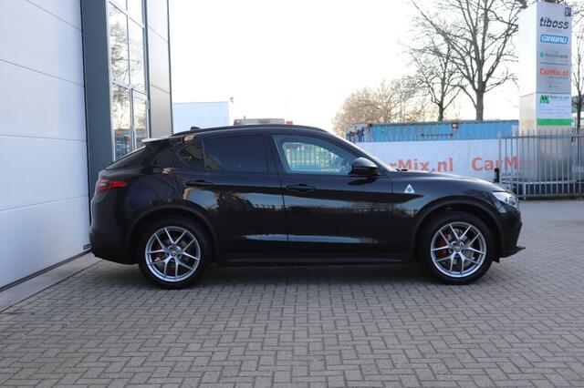 Alfa Romeo Stelvio 2.0 T AWD SUPER/PAN.DAK/HARMANK./ AD.CRUISE/STOEL/STUURVERW./20