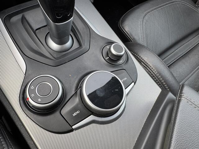 Alfa Romeo Stelvio 2.0 T AWD Super | Clima | Navi Leder | Q4 AWD 4x4 | B