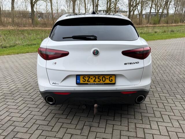 Alfa Romeo Stelvio 2.0 T AWD F.E.280PK PANORAMA/TREKHAAK/LEER