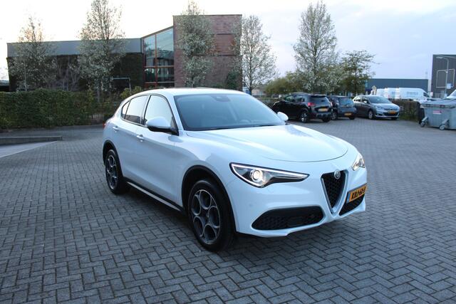 Alfa Romeo Stelvio 2.0 T AWD Super Leder-Navi-Memory-Carplay-Afn. Trekhaak. 16.000 KM !!