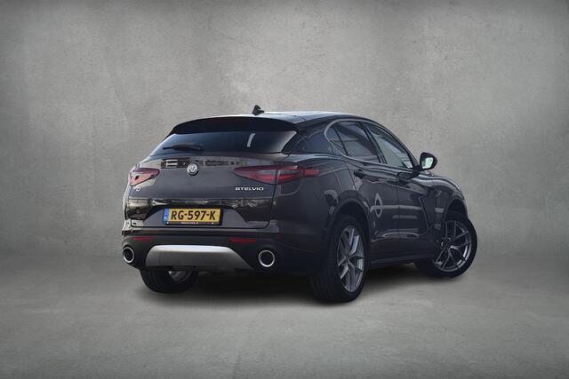 Alfa Romeo Stelvio 2.0 T AWD Super | 310 PK | Trekhaak | Leer | Stuur- en Stoelverw. | Memory