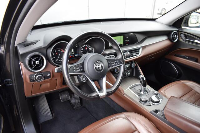 Alfa Romeo Stelvio 2.0 T AWD Super | 310 PK | Trekhaak | Leer | Stuur- en Stoelverw. | Memory