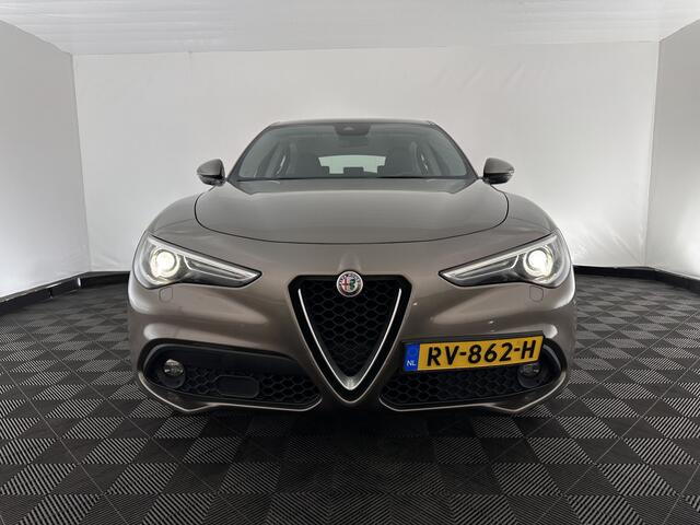 Alfa Romeo Stelvio 2.2d Super Aut. *LEATHER-FABRIC | BI-XENON | DAB+ | NAVI-FULLMAP | COMFORT-SEATS | ECC | CRUISE | PDC | 18"ALU*
