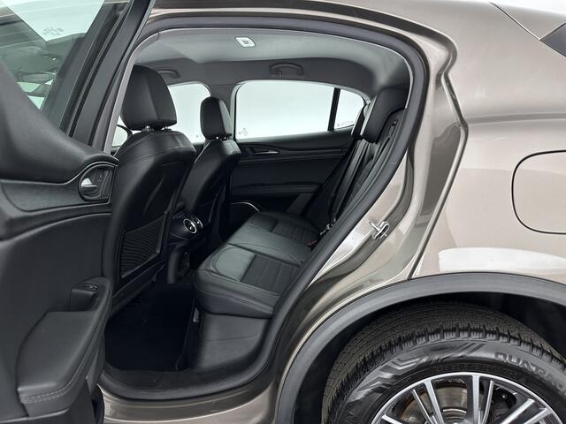 Alfa Romeo Stelvio 2.2d Super Aut. *LEATHER-FABRIC | BI-XENON | DAB+ | NAVI-FULLMAP | COMFORT-SEATS | ECC | CRUISE | PDC | 18"ALU*