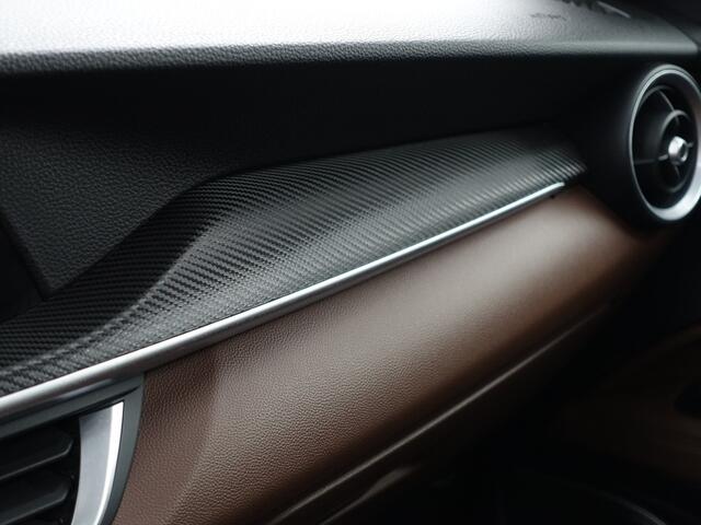 Alfa Romeo Stelvio 2.0 T AWD First Edition Aut- Panoramadak, Design Leder, Stuur/Stoelverwarming, Memory, Carbon