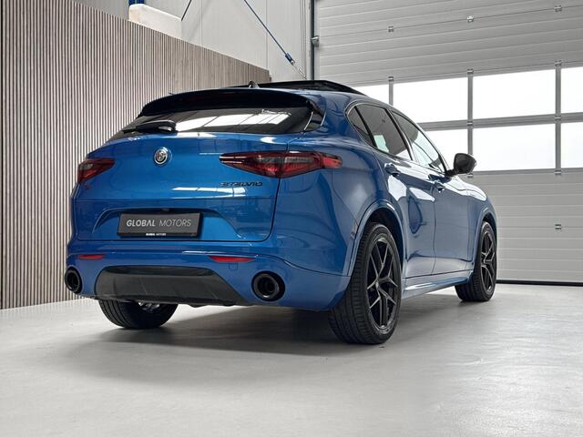 Alfa Romeo Stelvio 2.0 T AWD Veloce 280 PK - FACELIFT - PANORAMADAK - HARMAN KARDON - STOEL + STUURVERWARMING - ADAPTIEVE CRUISECONTROL