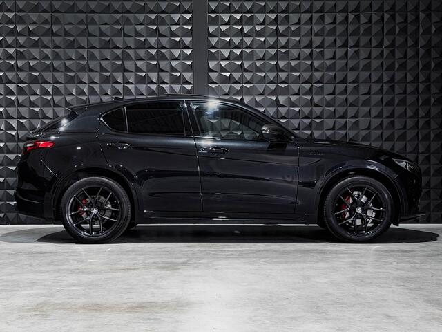 Alfa Romeo Stelvio 2.0 T AWD Veloce | Pano | 20" | Memo | H/K |Side | Ad. Cruise | Active Suspension | Leer Uitgebreid |