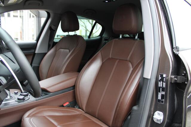 Alfa Romeo Stelvio 2.0 T AWD Super | Navigatie | Afneembare Trekhaak | 20" Lichtmetalen Velgen | Achteruitrijcamera