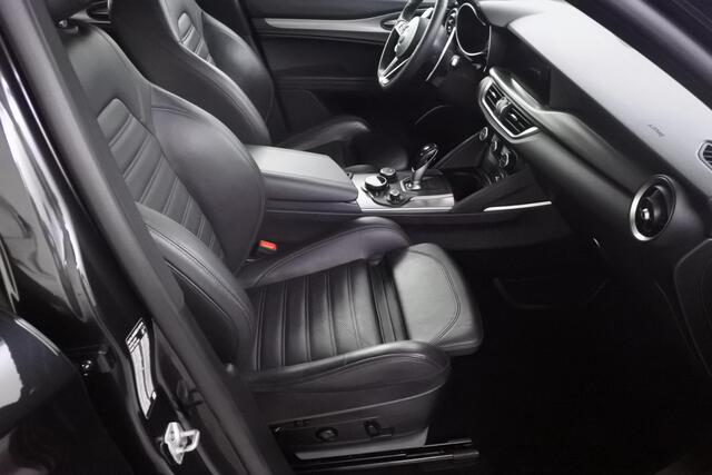 Alfa Romeo Stelvio 2.0T 280pk Q4 AWD Black-Tech