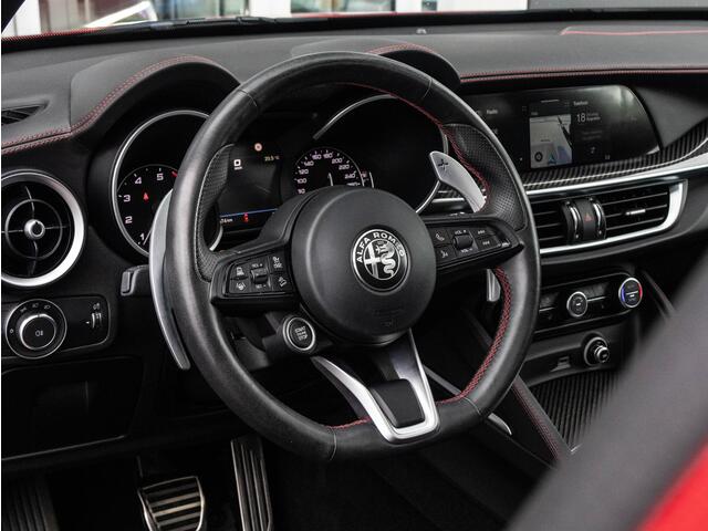 Alfa Romeo Stelvio 2.0 T AWD Estrema | Pano | Quadrifoglio Carbon interieur + Exterieur | 21"velgen | Elektrische stoelen + Memory |