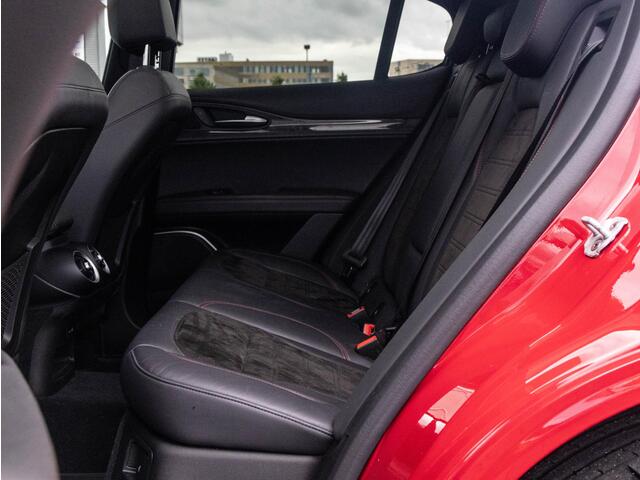 Alfa Romeo Stelvio 2.0 T AWD Estrema | Pano | Quadrifoglio Carbon interieur + Exterieur | 21"velgen | Elektrische stoelen + Memory |