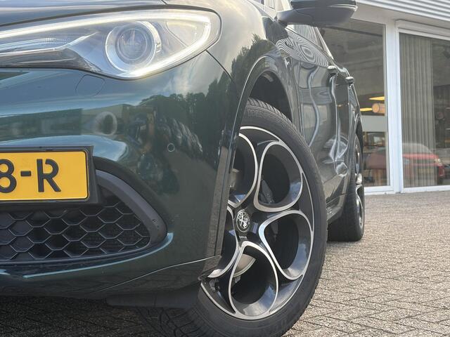Alfa Romeo Stelvio 2.0 T AWD Veloce Ti / 280 PK / Bomvolle Stelvio! Alle Opties! / Volledige historie aantoonbaar! / Binnenkort Beschikbaar! / Foto's Volgen / Bel nu voor afspraak! /