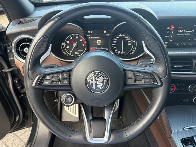 Alfa Romeo Stelvio 2.0 T AWD Veloce Ti / 280 PK / Bomvolle Stelvio! Alle Opties! / Volledige historie aantoonbaar! / Binnenkort Beschikbaar! / Foto's Volgen / Bel nu voor afspraak! /