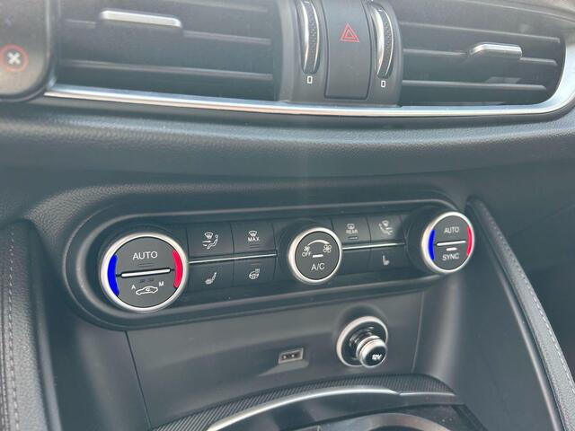 Alfa Romeo Stelvio 2.0 T 280 AWD Veloce Q4 | Schuifdak | Lederen Veloce interieur | Harman/Kardon | Stoel & Stuurverwrming | Apple carplay/Android Auto | Electrische Stoelen met geheugen | LMV 20"|