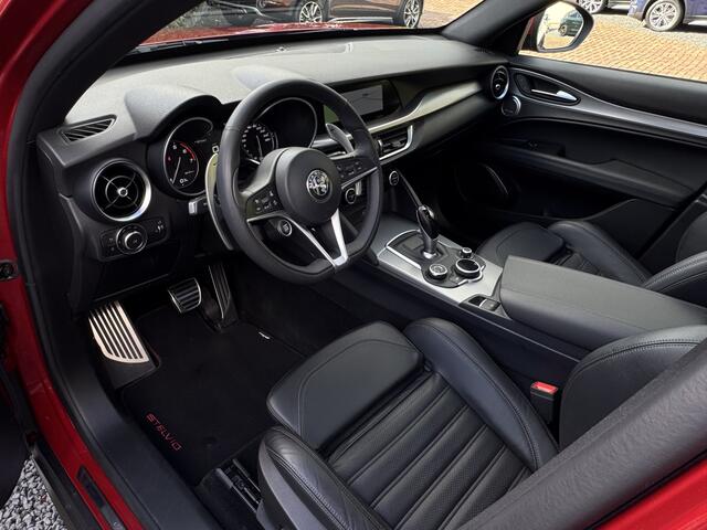 Alfa Romeo Stelvio 2.0 T AWD !Veloce stoelen! 8C Rosso | Pano | Carplay | H+K | Diff.TI | Black Edition | FULL OPT.