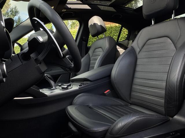 Alfa Romeo Stelvio 2.0 T AWD !Veloce stoelen! 8C Rosso | Pano | Carplay | H+K | Diff.TI | Black Edition | FULL OPT.