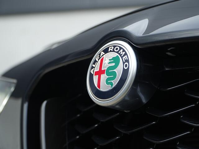 Alfa Romeo Stelvio 2.0 Turbo 280 PK AWD Competizione | Veloce | Pano | Harman | 21"