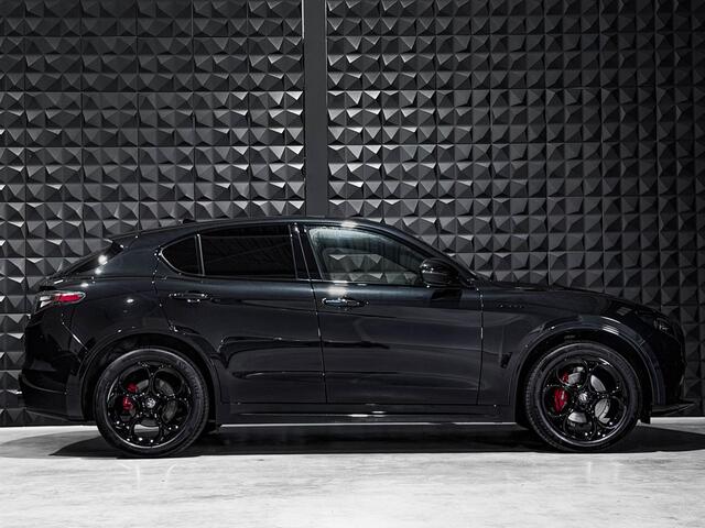 Alfa Romeo Stelvio 2.0 T GME AWD Veloce | Pano | 20"| Side | Memo |Trekh. | Adap. Cruise |