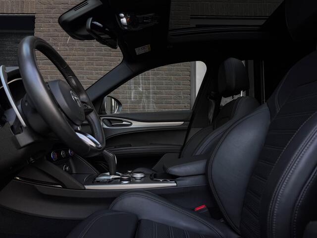 Alfa Romeo Stelvio 2.0 T GME AWD Veloce | Pano | 20"| Side | Memo |Trekh. | Adap. Cruise |