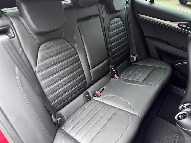 Alfa Romeo Stelvio 2.0 200pk Automaat AWD Sprint | Apple-Android | Parkeercamera | Adaptive Cruise Control
