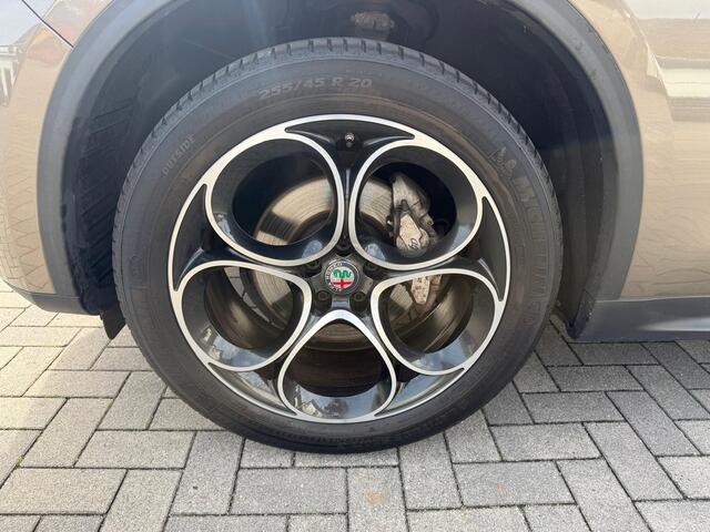 Alfa Romeo Stelvio 2.0 T AWD Super