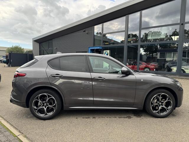 Alfa Romeo Stelvio 2.2 JTD AWD Veloce Automaat | VAN: € 34.900- VOOR: € 32.877,- UW HERFSTVOORDEEL: € 2.023,- | CAMERA| STOEL + STUURVERWARMING + MEMORY| KEY LESS ENTRY | LEDER | ADAPT. CRUISE CONTROL | 12 MND BOVAG GARANTIE