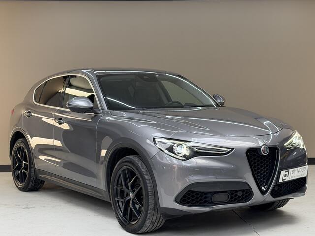 Alfa Romeo Stelvio 2.0 T AWD First Edition, 280Pk, 2017, 2de eigenaar, Volledig leder, Stoel+stuur verwarming, Climate control, Parkeersensoren, 20" velgen, Schakelflippers, – foto 5