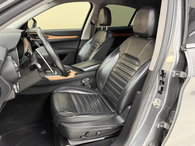 Alfa Romeo Stelvio 2.0 T AWD First Edition, 280Pk, 2017, 2de eigenaar, Volledig leder, Stoel+stuur verwarming, Climate control, Parkeersensoren, 20" velgen, Schakelflippers, – foto 8