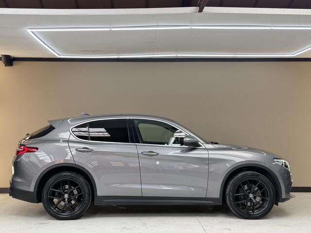 Alfa Romeo Stelvio 2.0 T AWD First Edition, 280Pk, 2017, 2de eigenaar, Volledig leder, Stoel+stuur verwarming, Climate control, Parkeersensoren, 20" velgen, Schakelflippers, – foto 9