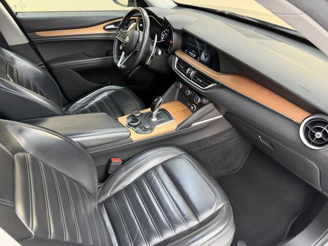 Alfa Romeo Stelvio 2.0 T AWD First Edition, 280Pk, 2017, 2de eigenaar, Volledig leder, Stoel+stuur verwarming, Climate control, Parkeersensoren, 20" velgen, Schakelflippers, – foto 10