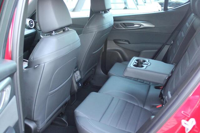 Alfa Romeo Tonale 1.5T 160PK HYbrid VELOCE | LEDEREN BEKLEDING | VOORSTOELEN / STUUR VERWARMD | VOORSTOELEN GEVENTILEERD | VOORSTOELEN ELEKTRISCH VERSTELBAAR MET GEHEUGEN FUNCTIE | HARMAN CARDON PREMIUM AUDIO | APPLE CARPLAY / ANDROID AUTO | 360° CAMERA | DODEHOEK DETECTI