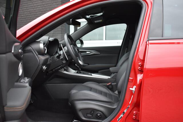 Alfa Romeo Tonale 1.5T Hybrid 160PK Aut. Veloce | Leder | 360 Camera | Harman Kardon | Stoelverw./koeling | Navi | Incl. garantie.