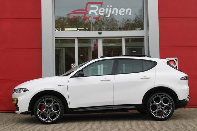 Alfa Romeo Tonale 1.5T 160PK Hybrid VELOCE | PANORAMISCH SCHUIF/KANTEL DAK | PREMIUM PACK: LEDEREN BEKLEDING/GEVENTILEERDE VOORSTOELEN/4-VOUDIG ELEKTRISCH VERSTELBARE LENDESTEUN VOORSTOELEN/HOOGGLANS ZWARTE RAAMOMLIJSTING/AMBIENT LIGHTING | TECHNOLOGY PACK: PARKEERWAARSCHU