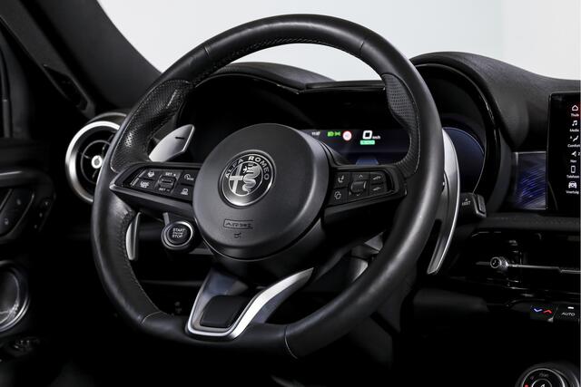 Alfa Romeo Tonale 1.5T Hybrid Veloce - Automaat Orig. NL | Dig. Cockpit | Adapt. Cruise | Stoel-+Stuurverw. | PDC | Camera | NAV + App. Connect | ECC | Elek. Klep | DAB | LM 20" |