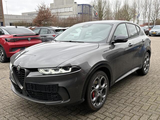 Alfa Romeo Tonale 1.3T PHEV Edizione Speciale 280pk! | Volle uitrusting! | Lederen bekleding | 360 graden Camera | Stoelverwarming/ventilatie | Adaptive cruise control | Schakelflippers |