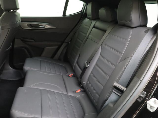 Alfa Romeo Tonale 1.3T PHEV 280pk Veloce | Panoramadak | Leder | Stoel- en Stuurverwarming | Camera