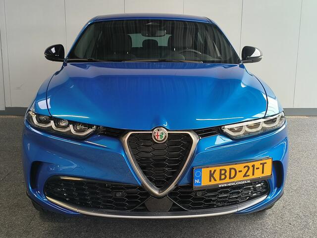 Alfa Romeo Tonale 1.3T PHEV Ti AUTOMAAT uit 2023 Rijklaar + 12 maanden Bovag-garantie Henk Jongen Auto's in Helmond, al 50 jaar service zoals 't hoort!