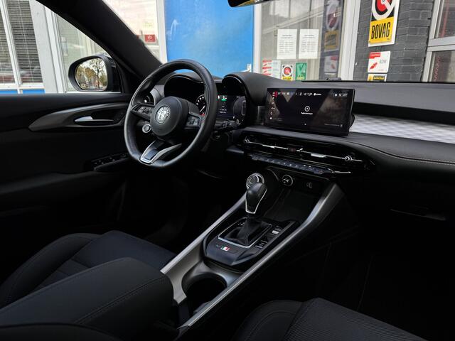 Alfa Romeo Tonale 1.5T Hybrid Ti | 19"lichtmetalen velgen - Diamond Cut Dark | Achteruitrijcamera | Ambient lighting