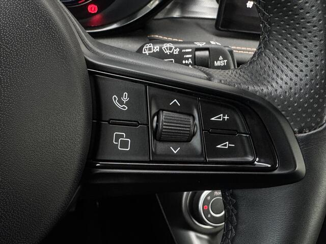 Alfa Romeo Tonale 1.5T Hybrid Ti | 19"lichtmetalen velgen - Diamond Cut Dark | Achteruitrijcamera | Ambient lighting