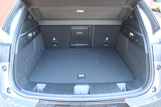 Alfa Romeo Tonale PHEV 280PK VELOCE | NIEUWE AUTO! | PANORAMISCH SCHUIF/KANTEL DAK | WINTERPACK: STOEL/STUUR VERWARMING | TECHNOLOGY PACK: PARKEERWAARSCHUWING VOOR EN ACHTER/360° CAMERA/AUTOMATISCH INPARKEREN/ AUTONOMOUS DRIVING LEVEL 2: ADAPTIVE CRUISE CONTROL/LANE CENTER