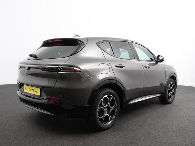 Alfa Romeo Tonale 1.3T PHEV Ti Automaat 280 PK Climate control Adaptieve cruise control Parkeersensoren achter Camera Sfeerverlichting Navigatie Apple Carplay/ Android Auto