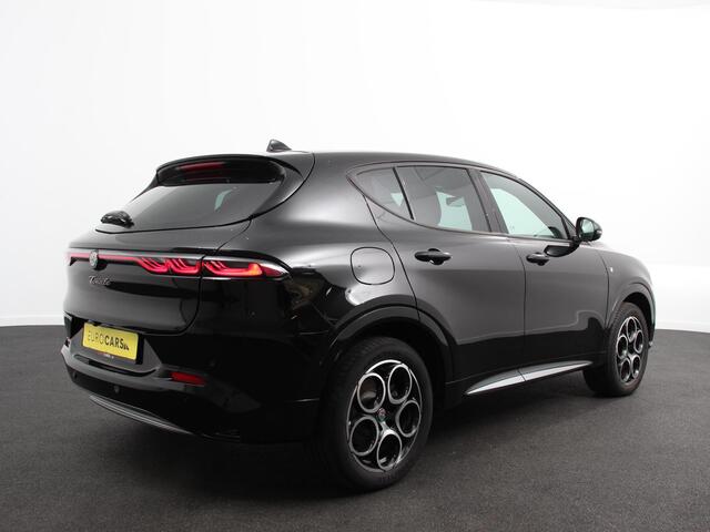 Alfa Romeo Tonale 1.3T PHEV Ti Automaat 280 PK Climate control Adaptieve cruise control Parkeersensoren achter Camera Sfeerverlichting Navigatie Apple Carplay/ Android Auto