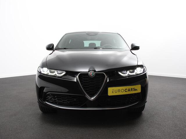 Alfa Romeo Tonale 1.3T PHEV Ti Automaat 280 PK Climate control Adaptieve cruise control Parkeersensoren achter Camera Sfeerverlichting Navigatie Apple Carplay/ Android Auto