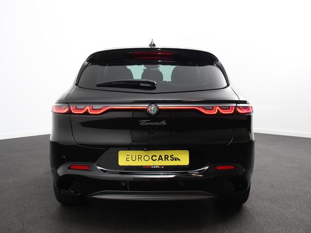 Alfa Romeo Tonale 1.3T PHEV Ti Automaat 280 PK Climate control Adaptieve cruise control Parkeersensoren achter Camera Sfeerverlichting Navigatie Apple Carplay/ Android Auto