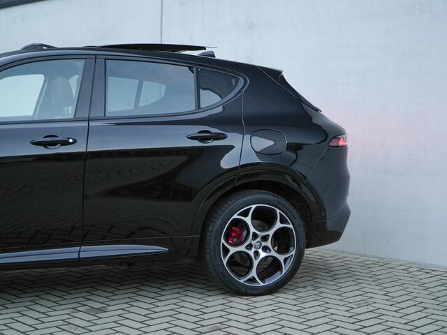 Alfa Romeo Tonale 1.3T PHEV 280 PK Veloce | Schuifdak | Harman | Leder | 19"