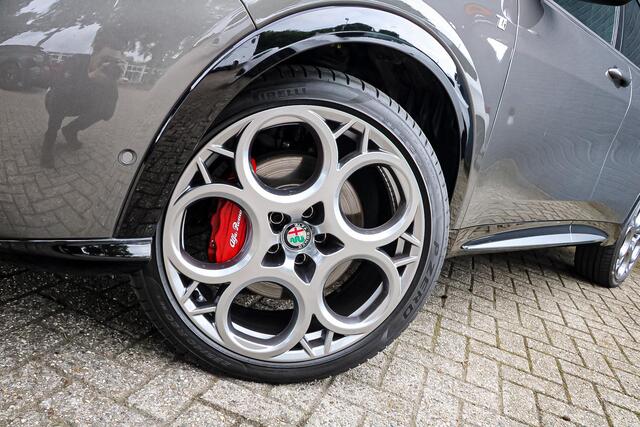 Alfa Romeo Tonale 1.3T PHEV Ti PANO / ACC / APPLE CARPLAY / 20"
