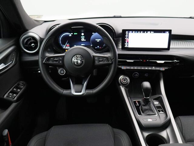 Alfa Romeo Tonale 1.5T Hybrid Sprint | ECC | Navigatie | Lichtmetalen velgen | Parkeersensoren | Apple carplay / Android auto