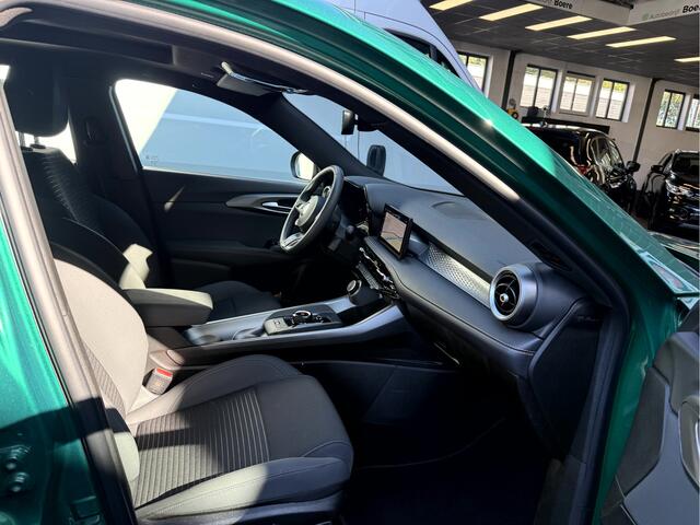 Alfa Romeo Tonale 1.5T Hybrid Edizione Business NL.Auto, Panoramadak, Trekhaak