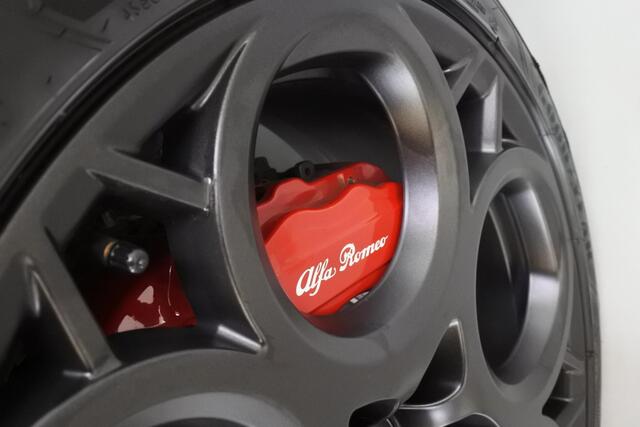 Alfa Romeo Tonale 1.5T 160pk Hybrid Veloce Panorama 20"