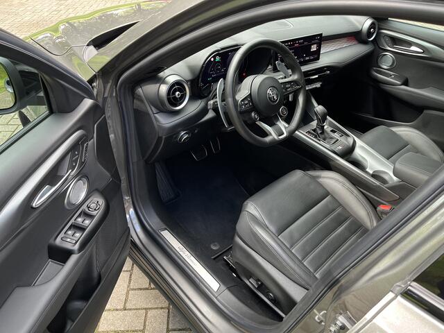 Alfa Romeo Tonale H&1.5T Hybrid Veloce | ACC | CAM | CARPLAY | CLIMA | H&K | KEYLESS | LEER | MATRIX LED | NAVI | PDC V&A | STUUR/STOELVERW. | STOELVENT. | VIRTUAL COCKPIT